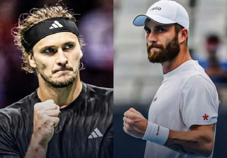 Zverev (bên trái) đối đầu đối thủ mà anh từng 2 lần đánh bại Moutet (bên phải)