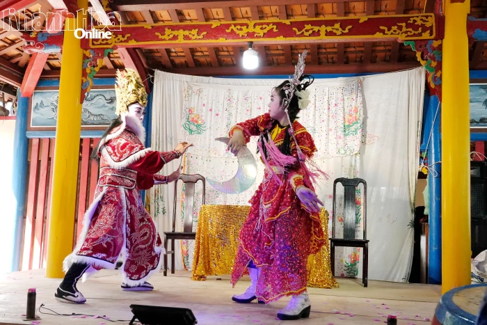 Hát án ở đình biển ngày xuân