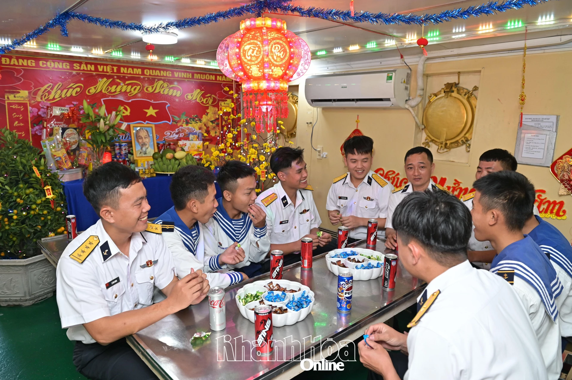 Cán bộ, chiến sĩ tàu 639 sinh hoạt đầu năm mới.