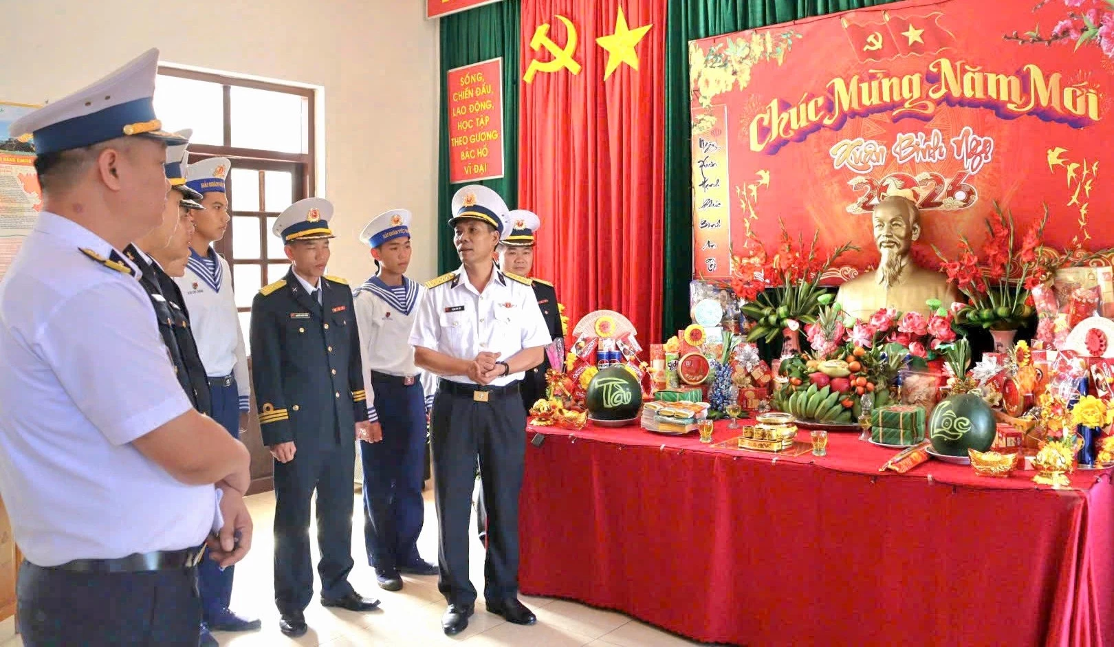 Vùng 4 Hải quân kiểm tra, chúc Tết tại Lữ đoàn 101 - Báo Khánh Hòa