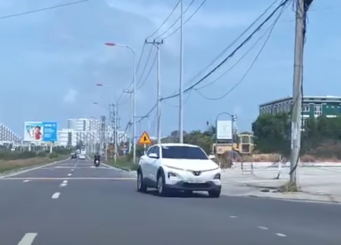 Xử lý tài xế điều khiển xe ô tô chạy ngược chiều