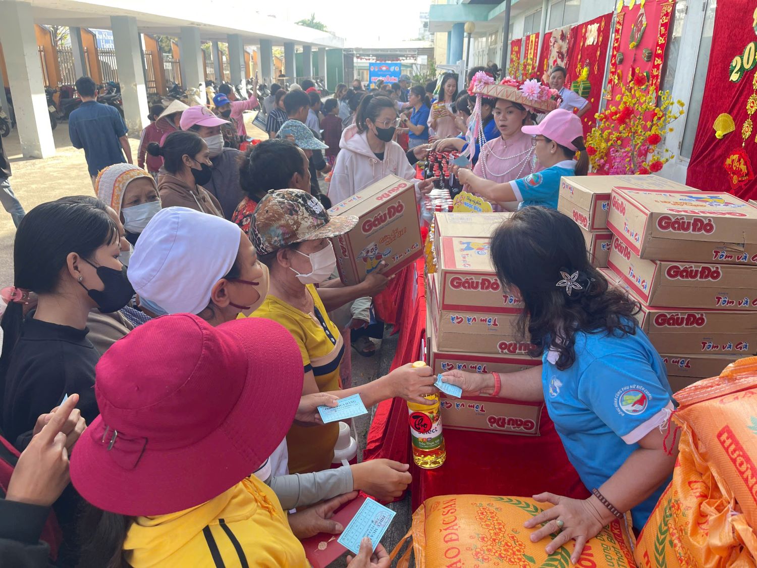 Bệnh nhân tham gia lựa chọn sản phẩm tại chương trình.