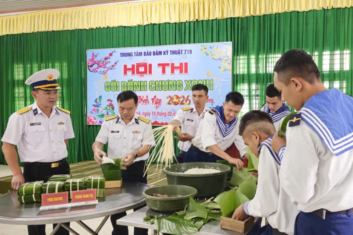 Trung tâm Bảo đảm kỹ thuật 719 tổ chức hội thi gói bánh chưng xanh