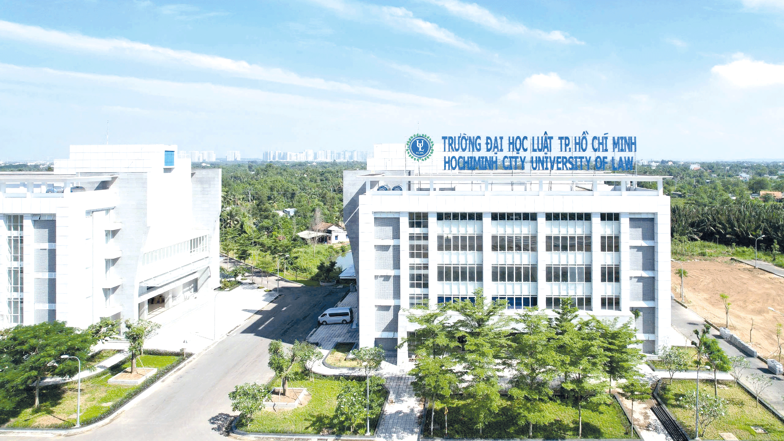 Cơ sở vật chất hiện đại của ULAW, tạo nền tảng vững chắc cho chiến lược mở rộng và nâng cao chất lượng đào tạo.
