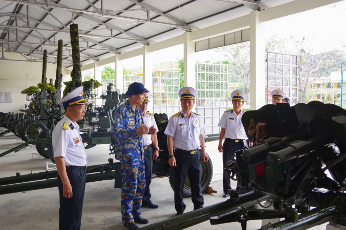 Vùng 4 Hải quân kiểm tra công tác sẵn sàng chiến đấu và chuẩn bị đón Tết tại Lữ đoàn 146