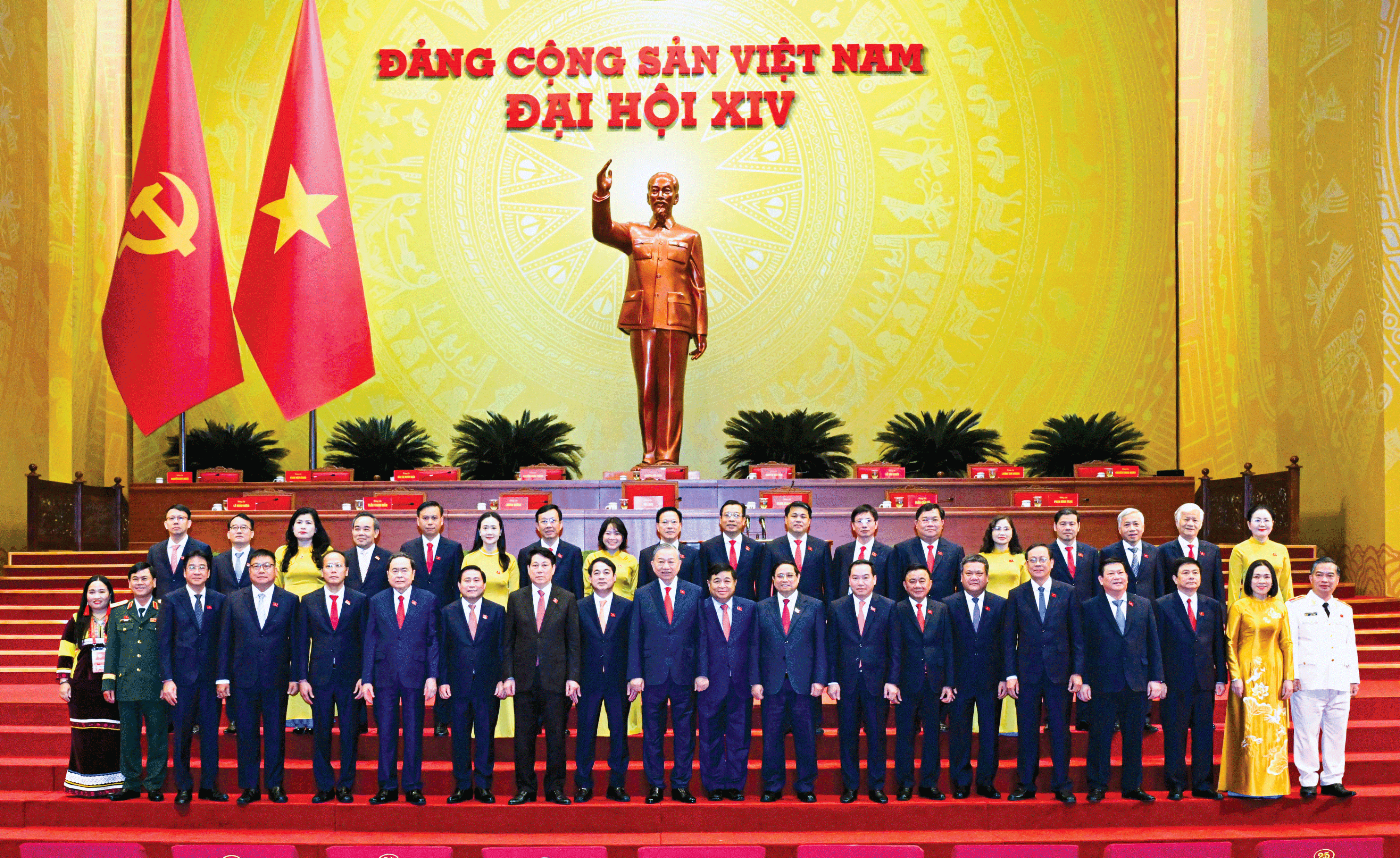 Các đồng chí lãnh đạo Đảng, Nhà nước cùng Đoàn đại biểu Đảng bộ tỉnh Khánh Hòa dự Đại hội XIV của Đảng.