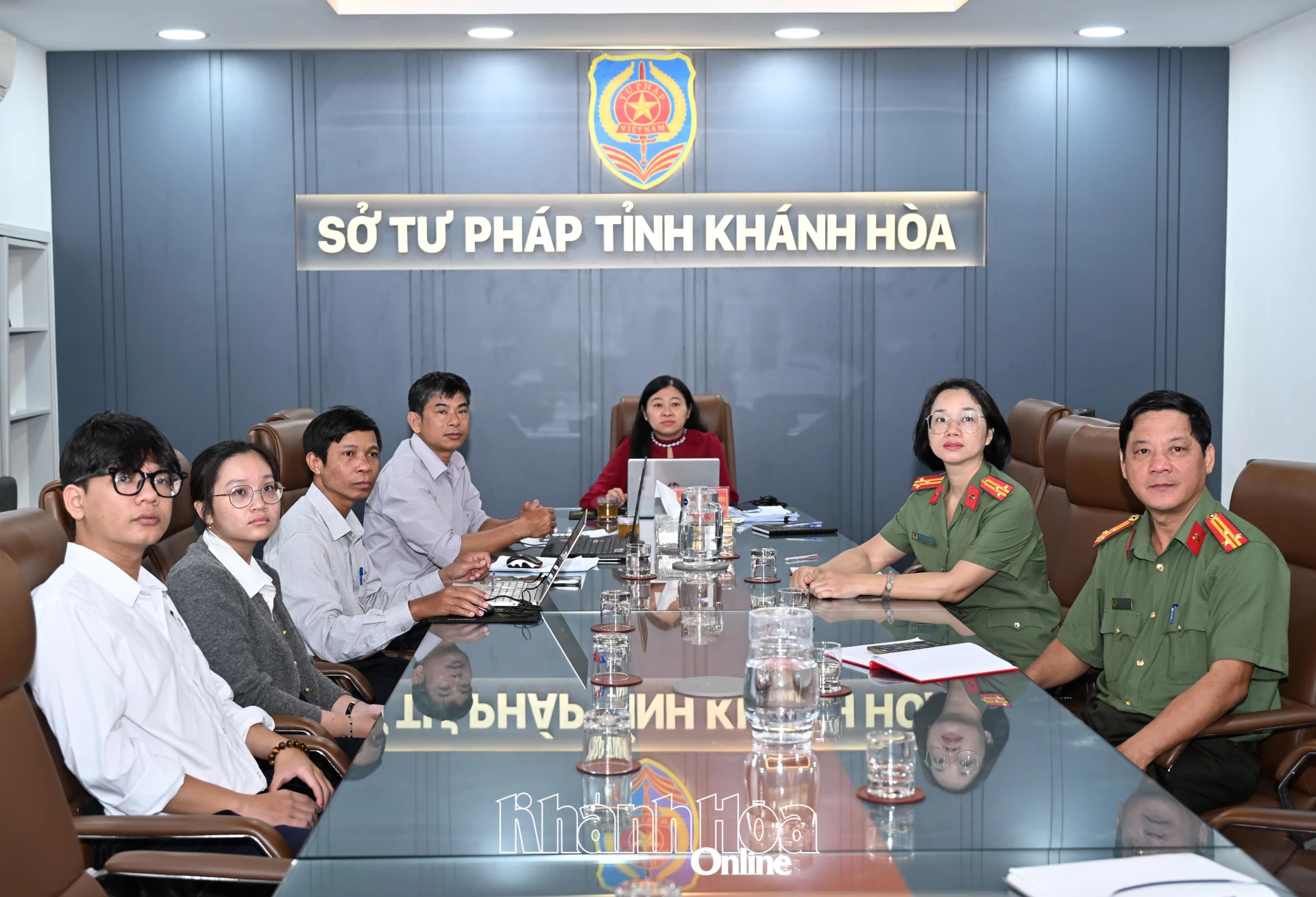 Quang cảnh hội nghị tại điểm cầu Khánh Hòa.