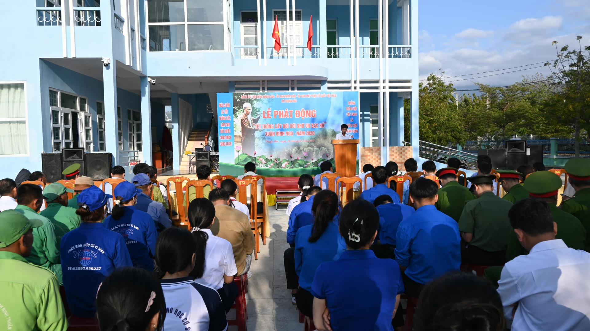Quang cảnh lễ phát động.