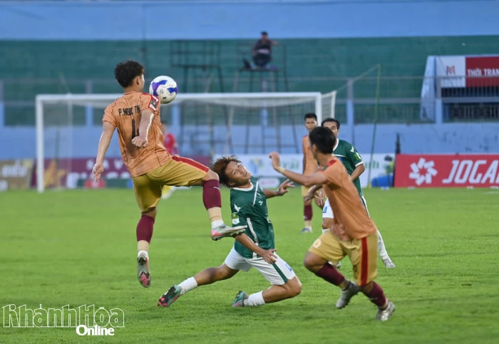 Khatoco Khánh Hòa thắng Quy Nhơn United 2-0
