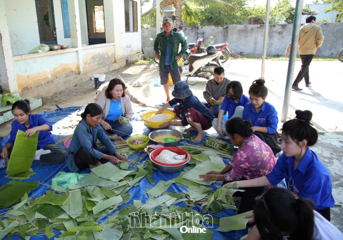 Xã Phước Hậu tổ chức chuỗi hoạt động Tết cho đồng bào Raglai