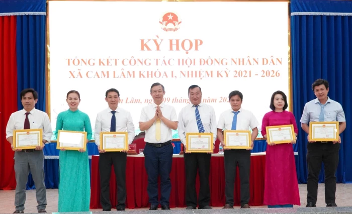 Kỳ họp tổng kết công tác HĐND xã Cam Lâm khóa I, nhiệm kỳ 2021 - 2026