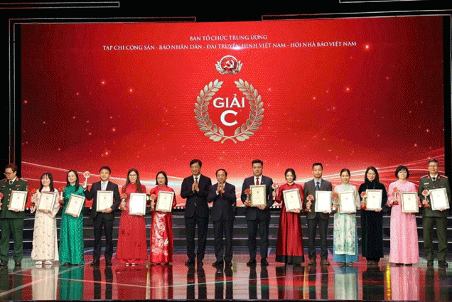 Podcast: Bản tin ngày 4-2