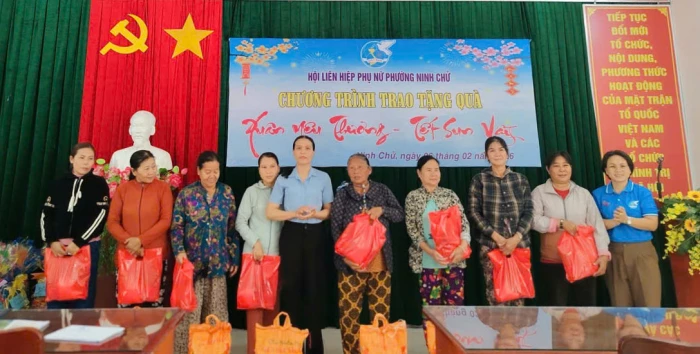Hội Liên hiệp Phụ nữ phường Ninh Chử tổ chức chương trình “Xuân yêu thương - Tết sum vầy”