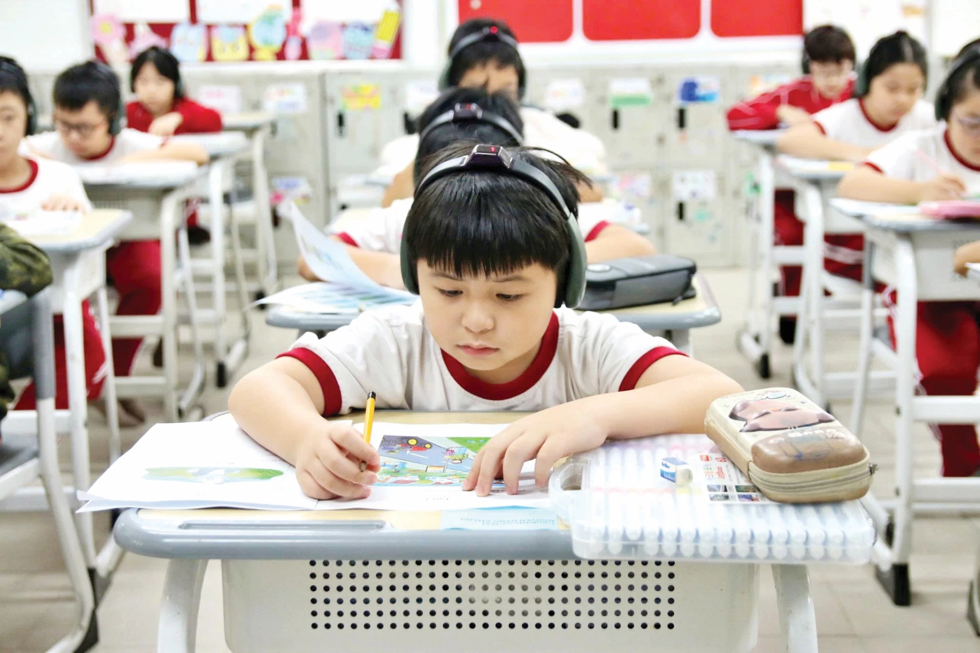  Học sinh iSchool Nha Trang tham gia khảo thí tiếng Anh Cambridge.