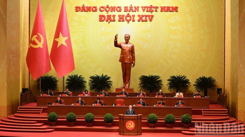 Tổng Bí thư Tô Lâm Báo cáo về các văn kiện trình Đại hội XIV Đảng Cộng sản Việt Nam tại phiên khai mạc Đại hội đại biểu toàn quốc lần thứ XIV Đảng Cộng sản Việt Nam. (Ảnh: nhandan.vn)