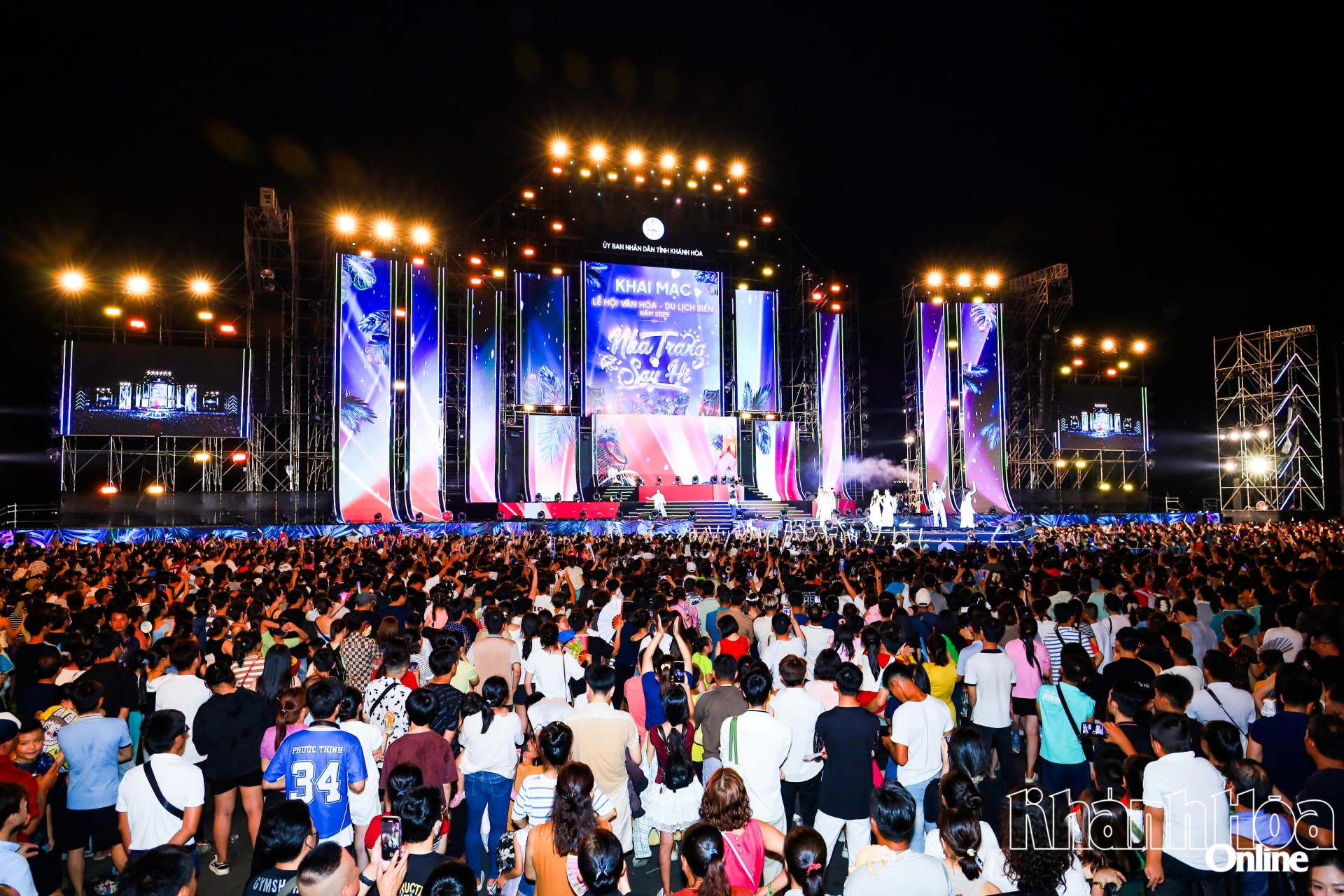 Đại nhạc hội “Nha Trang Say Hi” - sự kiện âm nhạc ấn tượng trong năm 2025 ở Khánh Hòa.