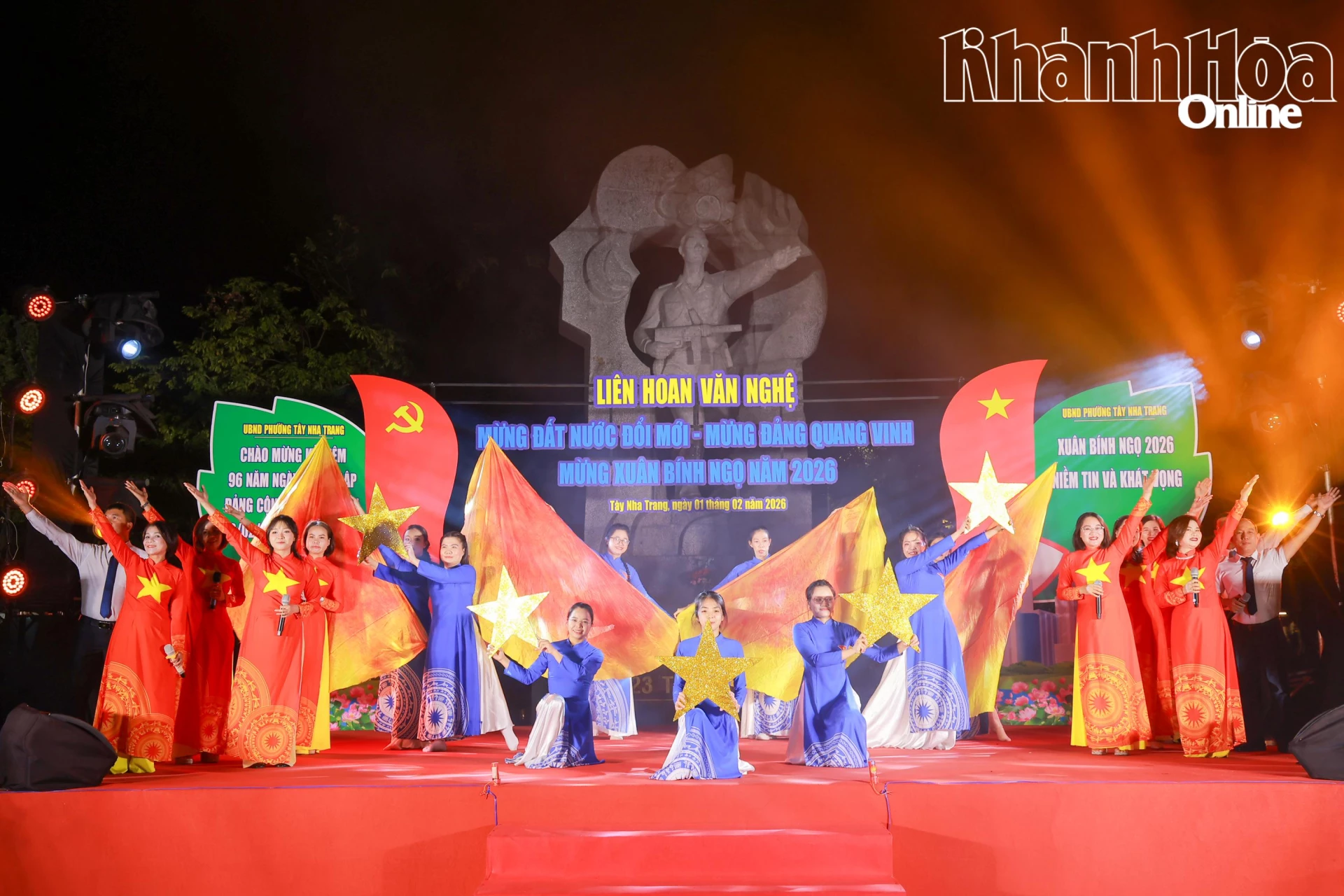 Tiết mục “Tuổi trẻ thế hệ Bác Hồ” do giáo viên Trường Tiểu học Vĩnh Hiệp biểu diễn.