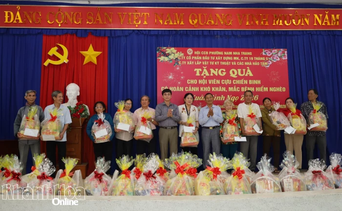 Trao 91 phần quà Tết cho hội viên Hội Cựu chiến binh phường Nam Nha Trang