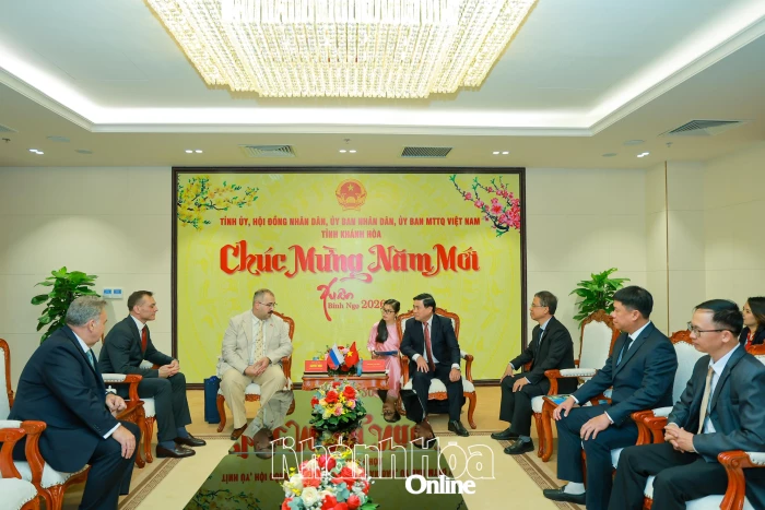 Phó Bí thư Tỉnh ủy, Chủ tịch HĐND tỉnh Lâm Đông tiếp Tổng Lãnh sự Liên bang Nga tại TP. Hồ Chí Minh