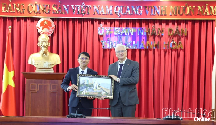 Phó Chủ tịch UBND tỉnh Nguyễn Thanh Hà làm việc với phái đoàn Liên minh châu Âu