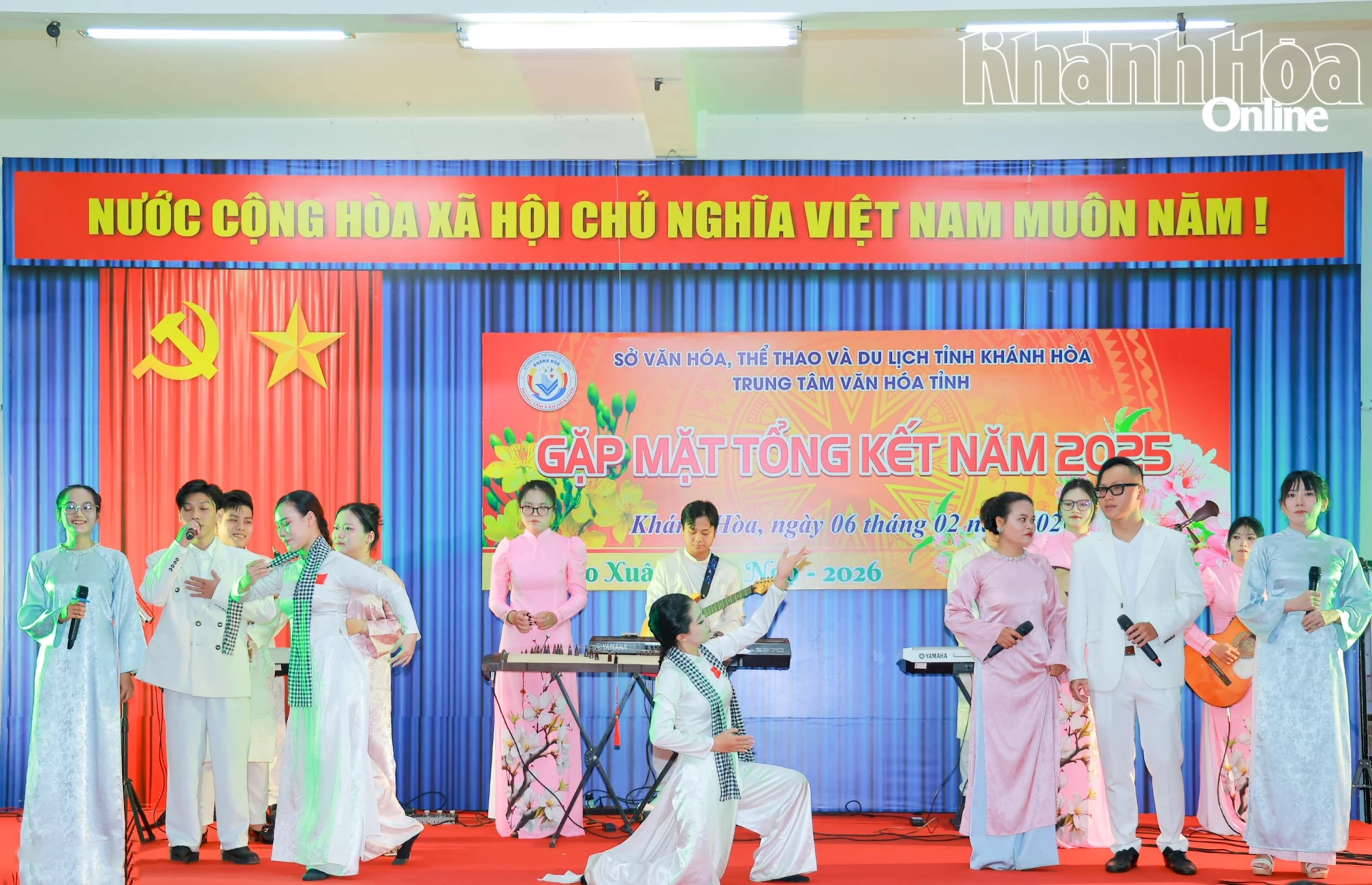 Tiết mục văn nghệ do cộng tác viên của Trung tâm Văn hóa tỉnh biểu diễn.