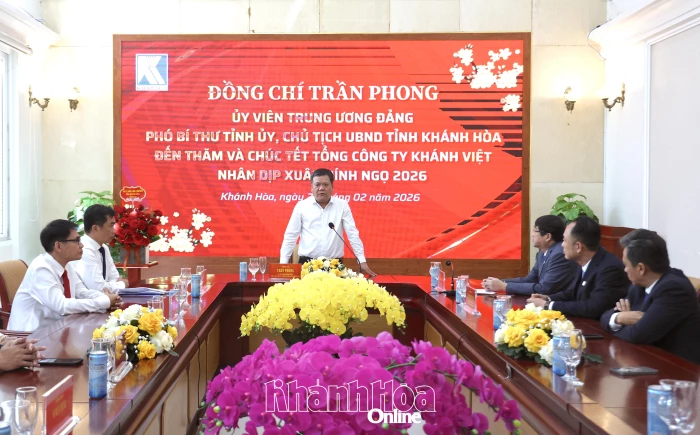 Chủ tịch UBND tỉnh Trần Phong thăm, động viên doanh nghiệp nhân dịp đầu xuân