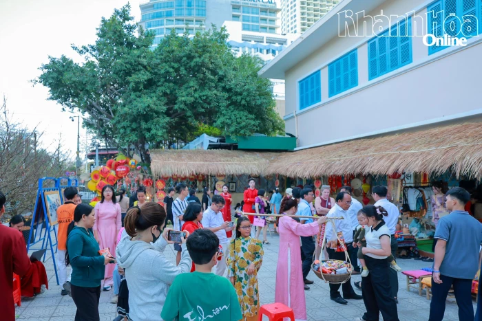 Sôi nổi chương trình “Xuân yêu thương” mùa 6 ở Bảo tàng tỉnh Khánh Hòa