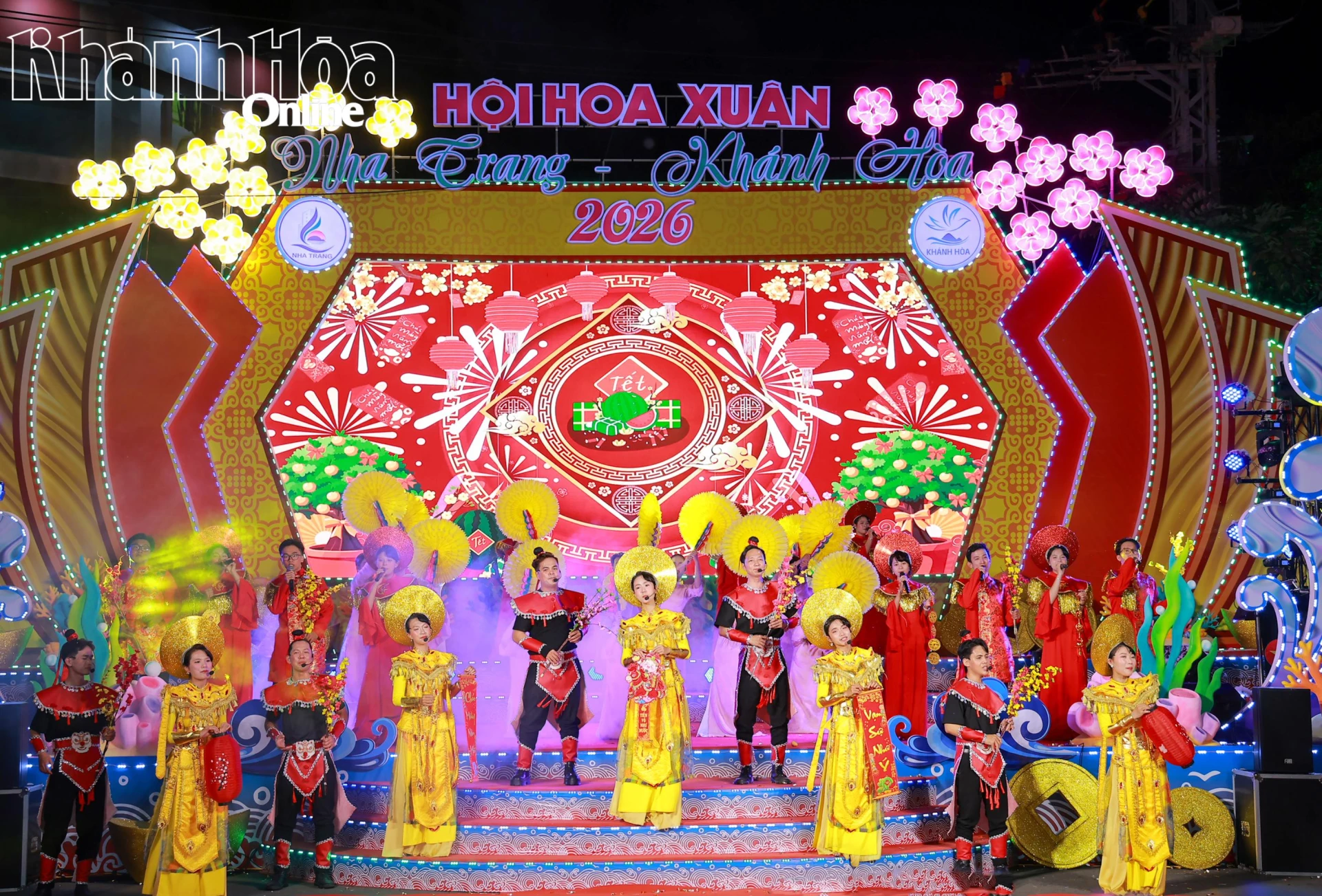 Biểu diễn văn nghệ trong lễ khai mạc.