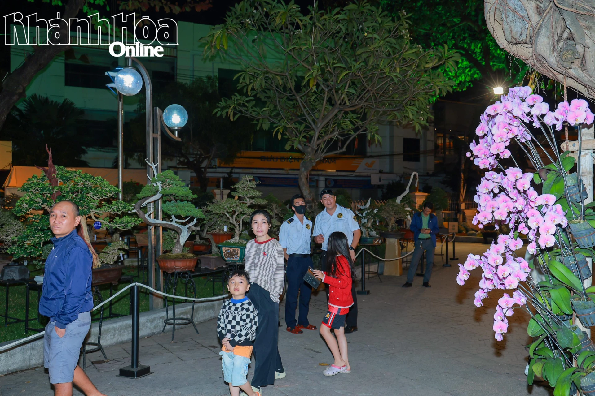 Hội hoa xuân Nha Trang – Khánh Hòa có 926 tác phẩm trưng bày, 296 tác phẩm tham gia dự thi.