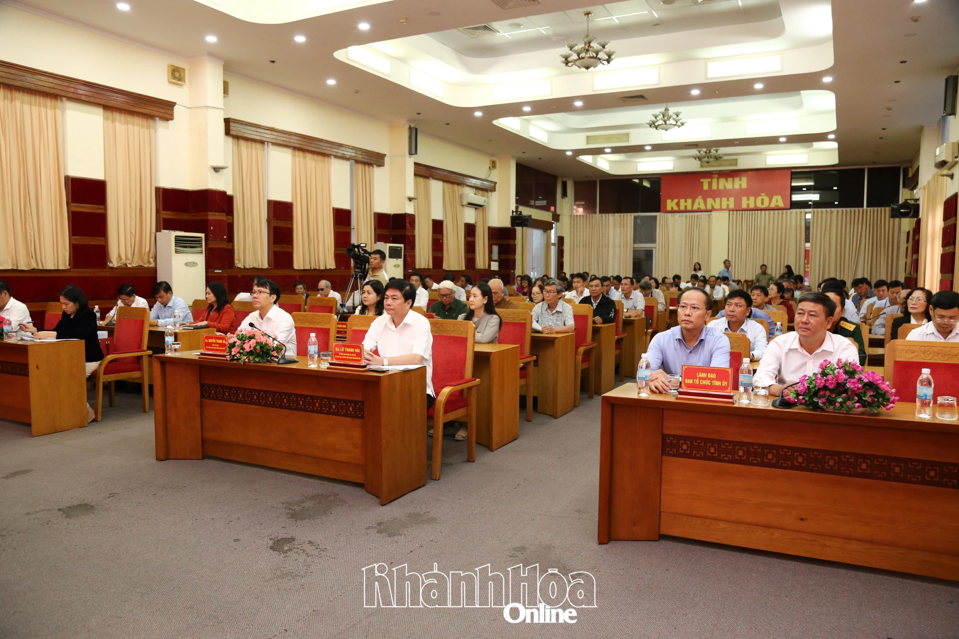 Các đồng chí lãnh đạo, địa biểu tham dự Hội nghị hiệp thương lần thứ III