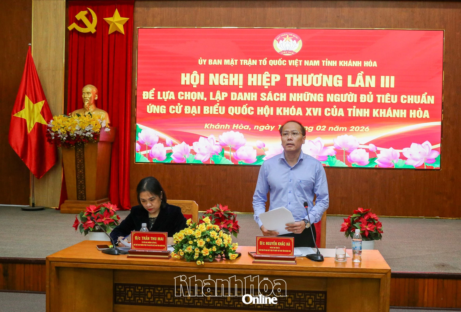 Các đồng chí chủ trì hội nghị