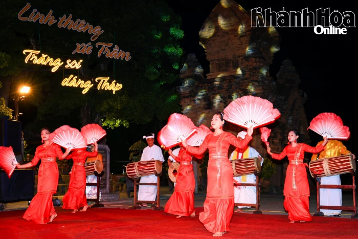 Đề xuất tạm dừng tổ chức chương trình “Lung linh huyền thoại” tại Di tích quốc gia đặc biệt Tháp Bà Pô Nagar