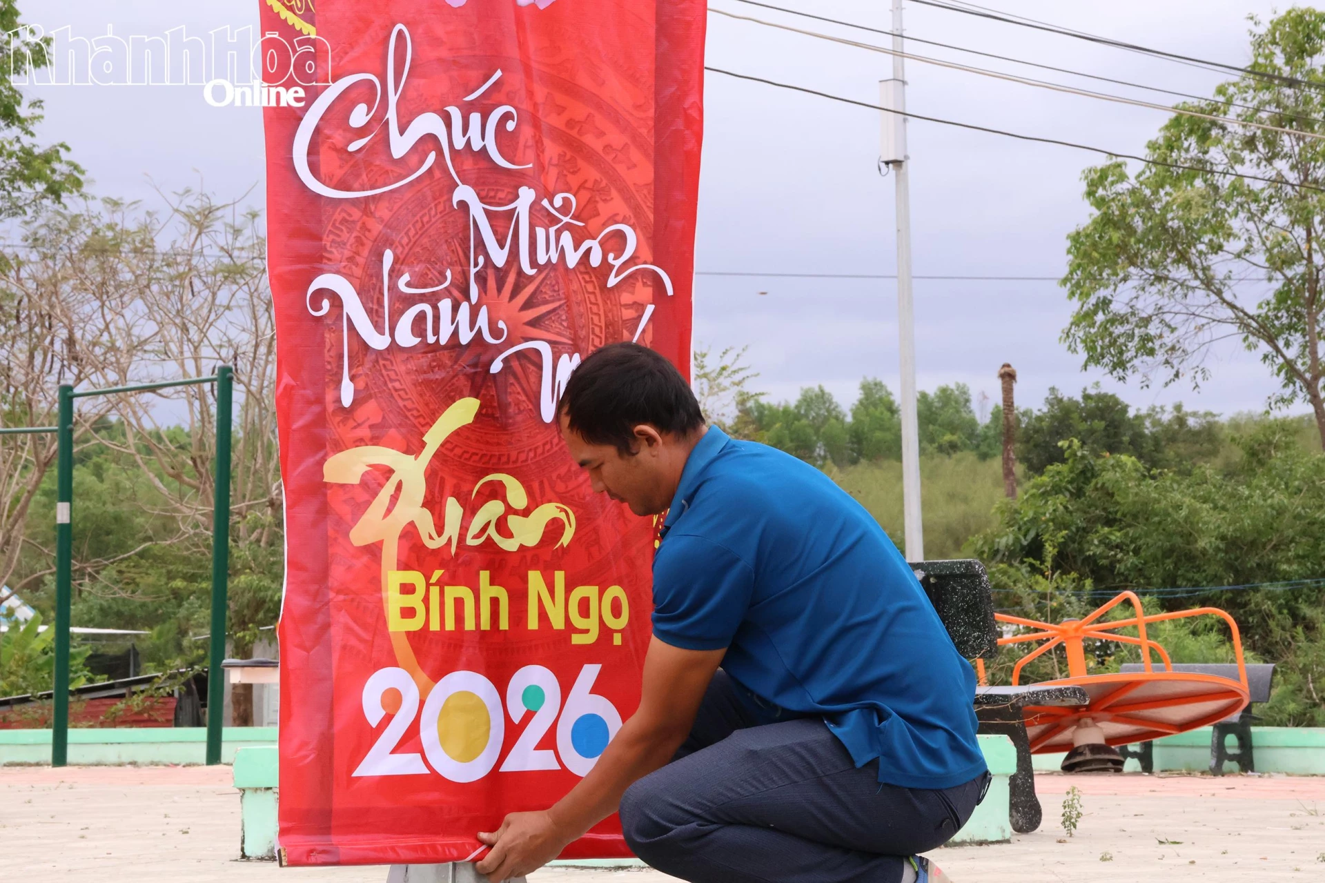 Chỉnh trang pa nô tại xã vùng đồng bào dân tộc thiểu số và miền núi.