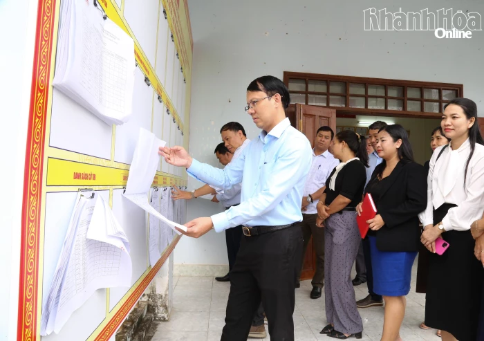 Phó Chủ tịch UBND tỉnh Nguyễn Thanh Hà kiểm tra công tác chuẩn bị bầu cử tại các địa phương khu vực Khánh Vĩnh