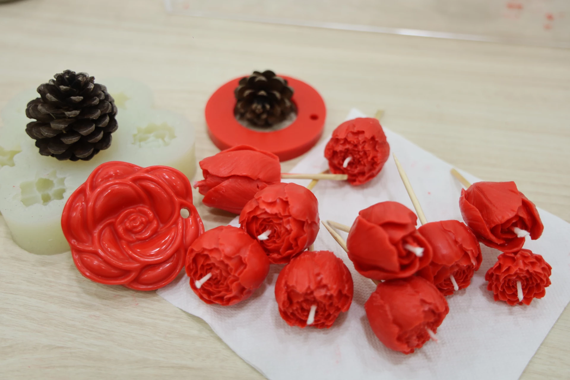 Những bông hoa sáp thơm đáng yêu.