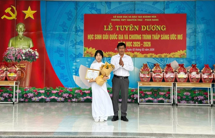 Học sinh Trần Nguyễn Khánh Chi: Từ đam mê đến giải nhì quốc gia môn Lịch sử