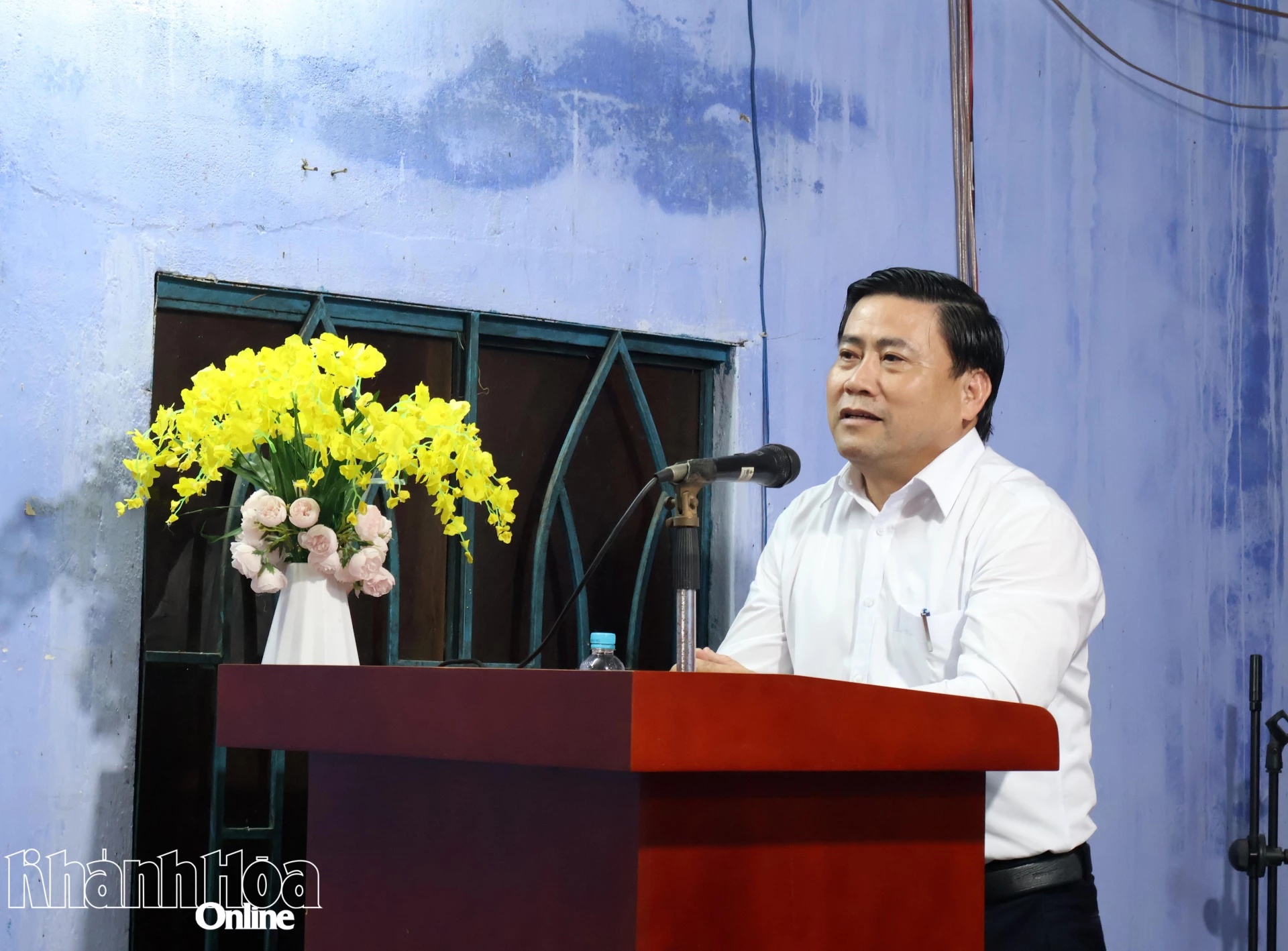 Đồng chí Lâm Đông phát biểu tại hội nghị.
