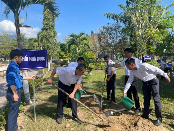 Xã Khánh Vĩnh phát động "Tết trồng cây đời đời nhớ ơn Bác Hồ”