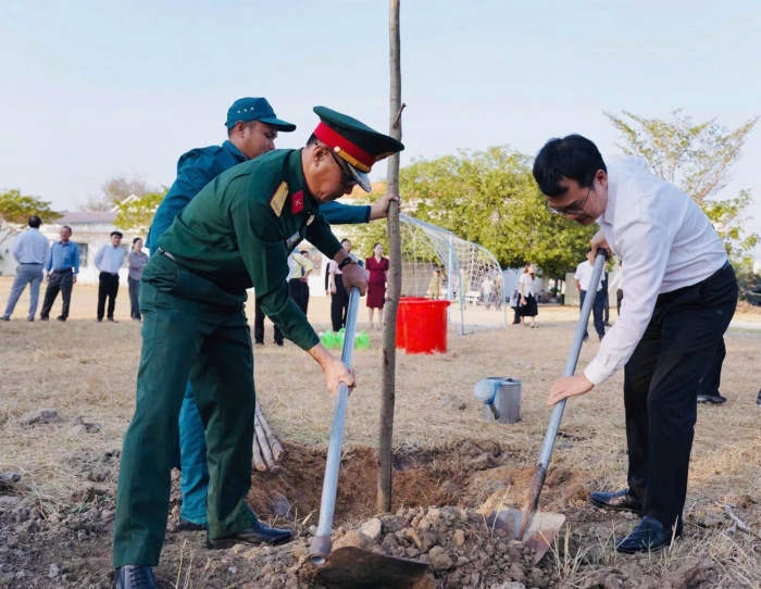 Xã Vạn Thắng phát động "Tết trồng cây đời đời nhớ ơn Bác Hồ" xuân Bính Ngọ 2026