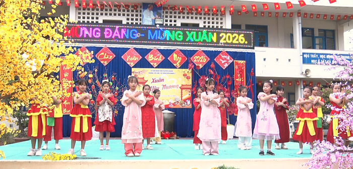 Trường Tiểu học thị trấn Diên Khánh 2 tổ chức chương trình “Xuân yêu thương” mừng xuân Bính Ngọ 2026