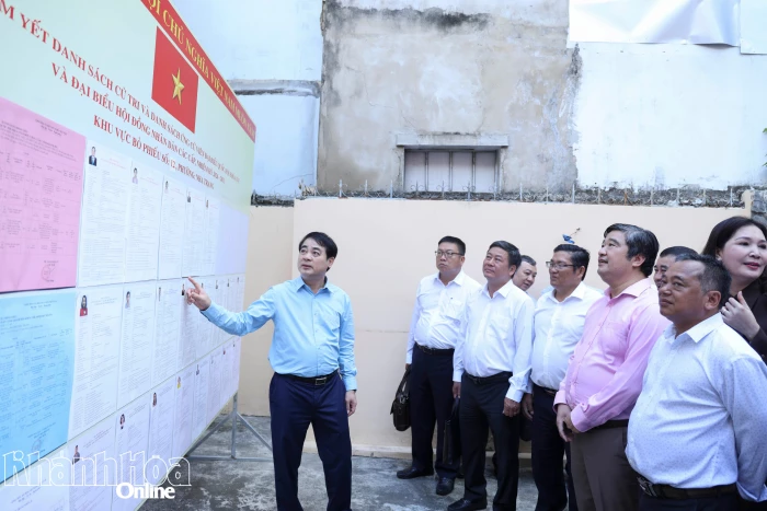 Bí thư Tỉnh ủy Nghiêm Xuân Thành kiểm tra công tác chuẩn bị bầu cử tại các địa phương thuộc đơn vị bầu cử số 2