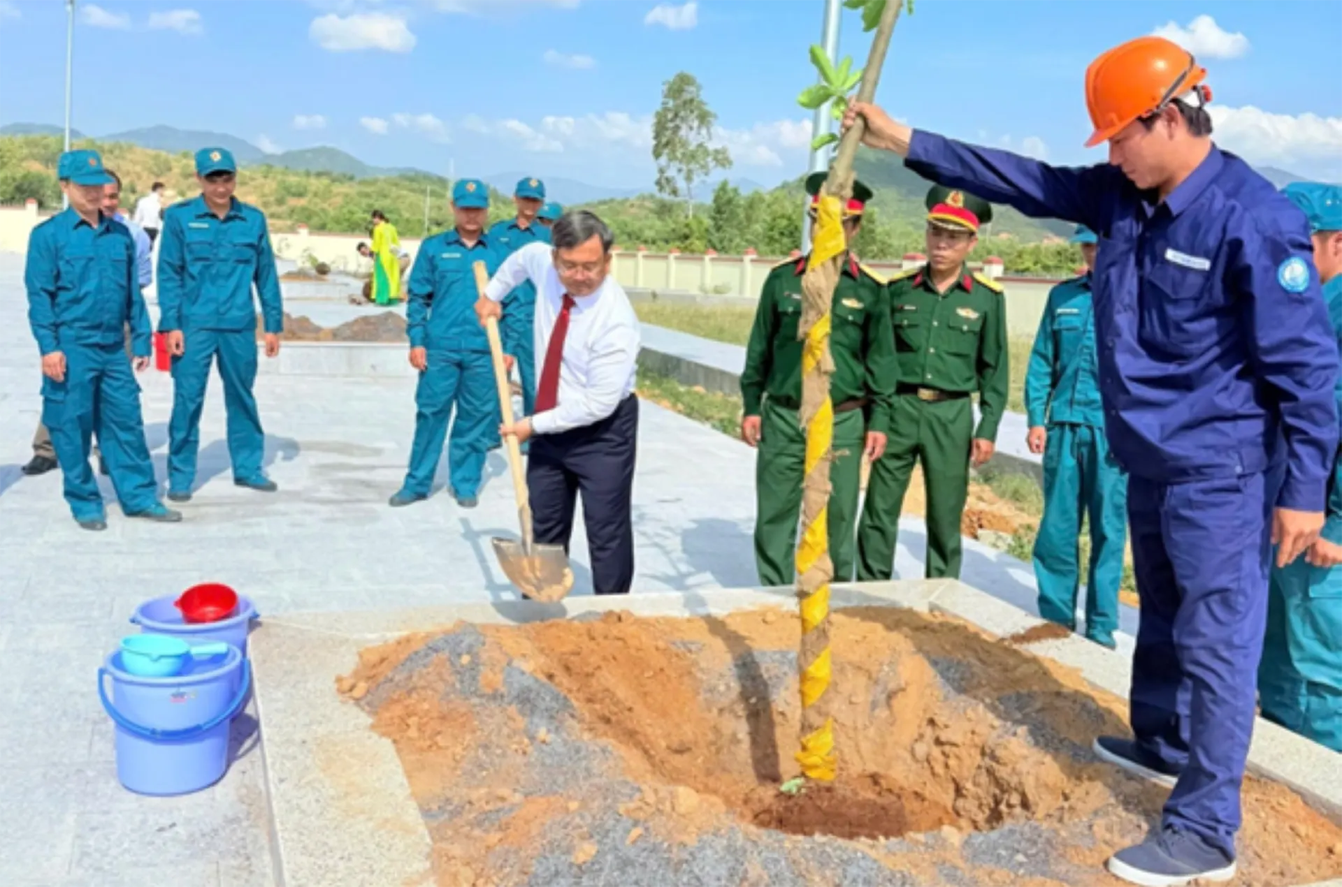 Xã Nam Cam Ranh phát động “Tết trồng cây đời đời nhớ ơn Bác Hồ” năm 2026