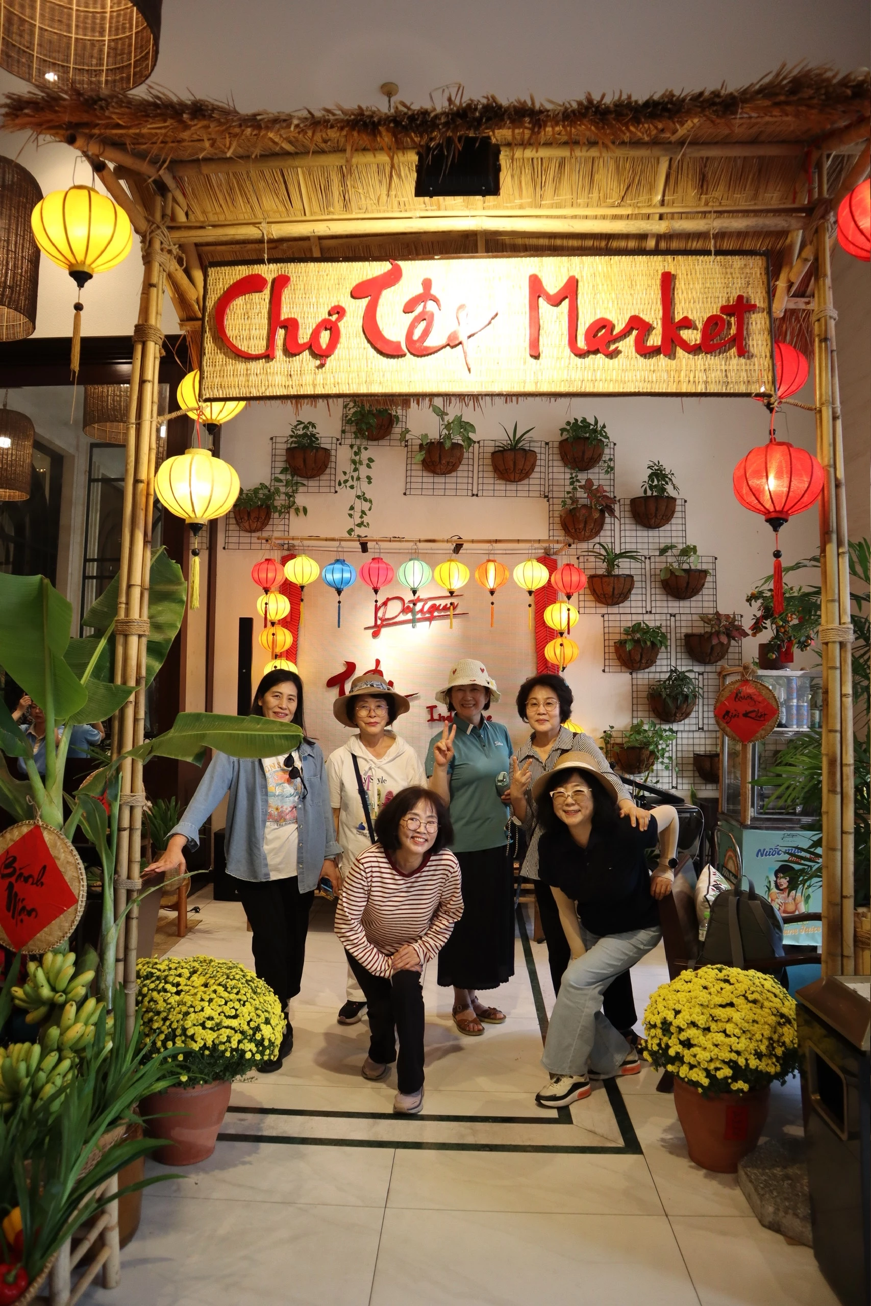 Không chỉ là điểm thưởng thức ẩm thực ngày Xuân, Chợ Tết Potique còn trở thành địa điểm check-in được nhiều du khách yêu thích.