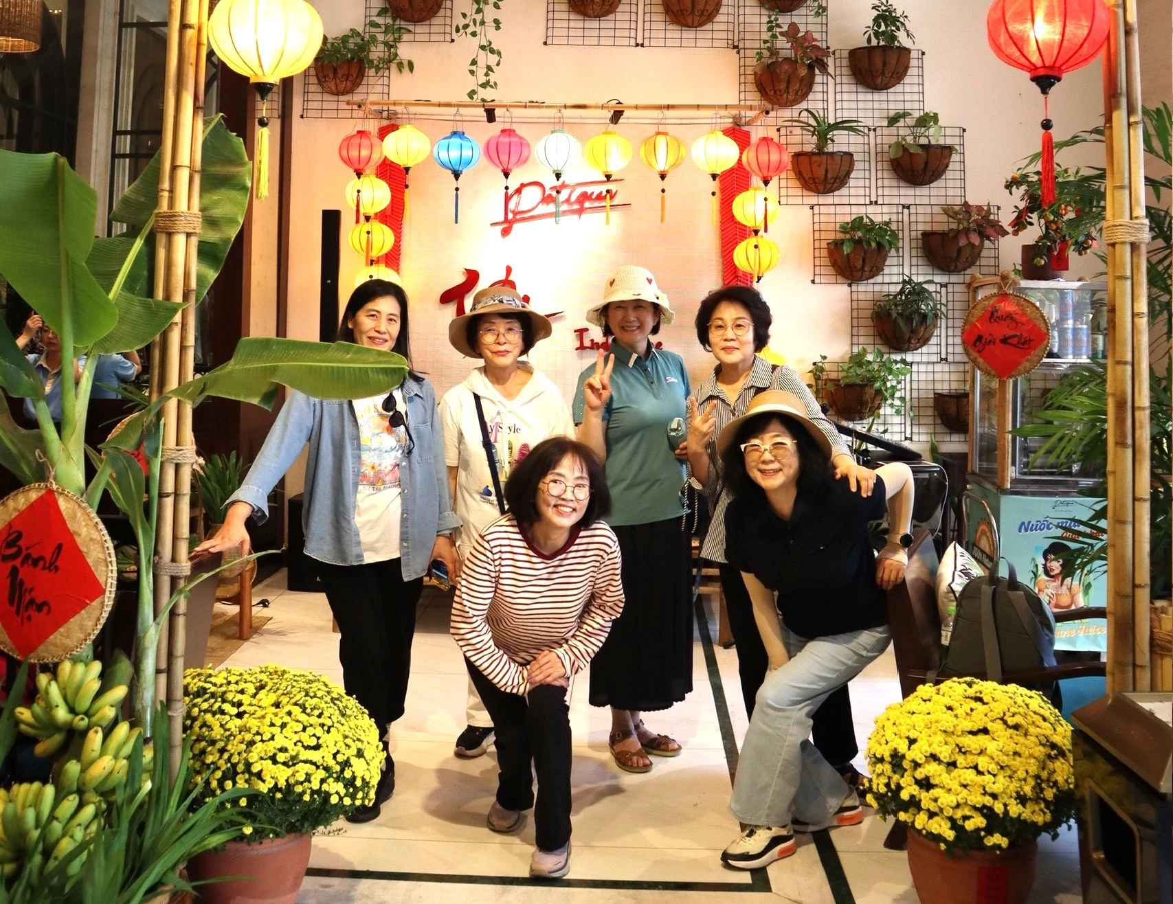 Đến Khách sạn Potique Nha Trang trải nghiệm chợ Tết truyền thống - Báo Khánh Hòa