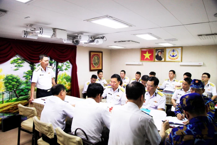 Tư lệnh Vùng 4 Hải quân kiểm tra Tàu 016-Quang Trung chuẩn bị thực hiện nhiệm vụ đối ngoại quốc phòng