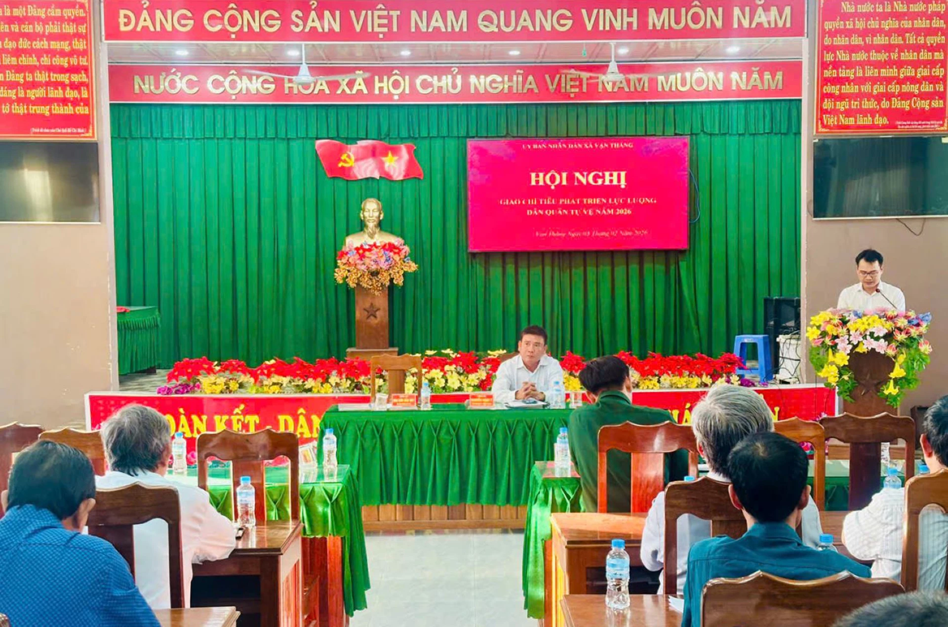Quang cảnh hội nghị.