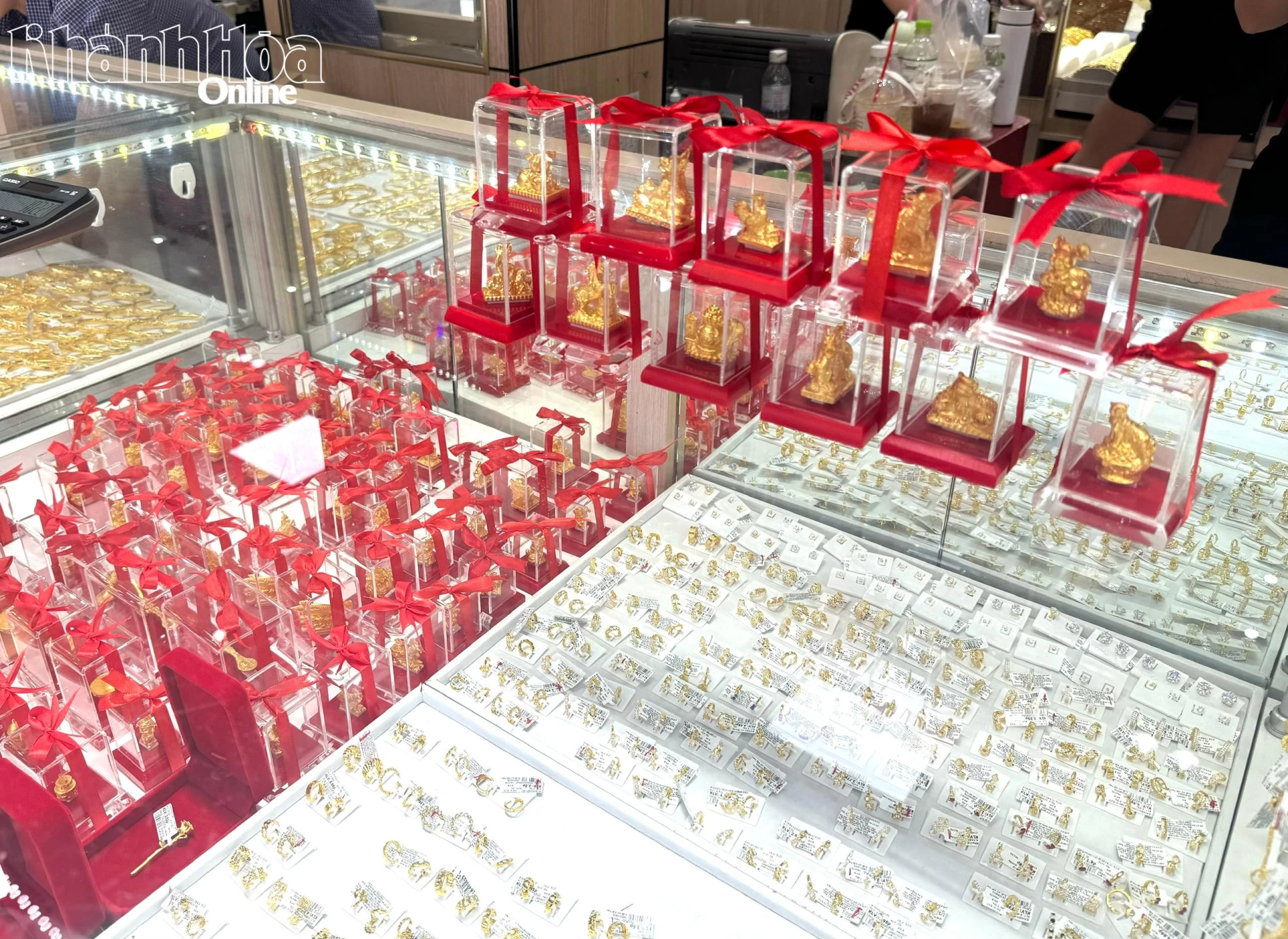 Sản lượng vàng được bày bán phong phú