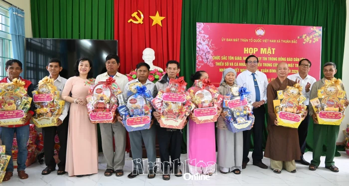 Xã Thuận Bắc họp mặt chức sắc các tôn giáo và người có uy tín tiêu biểu