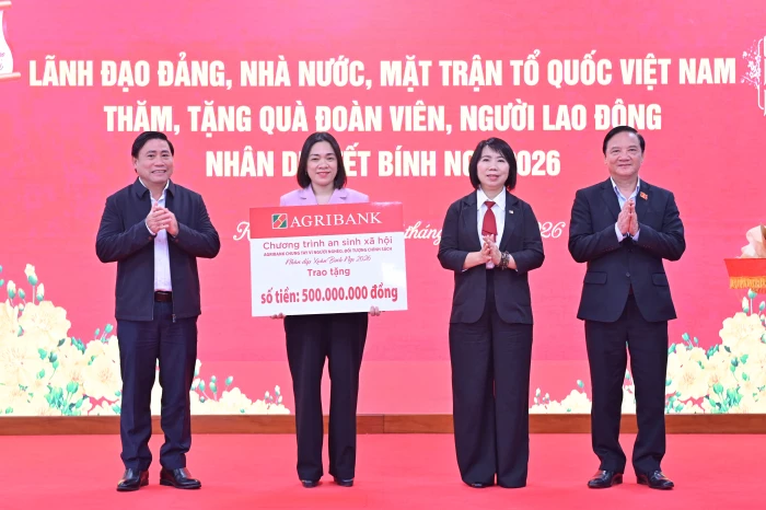 Agribank trao 500 triệu đồng chung tay chăm lo đời sống Nhân dân dịp xuân Bính Ngọ 2026