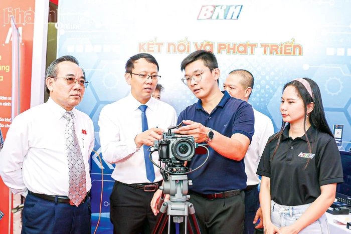 Nỗ lực thăng hạng chuyển đổi số